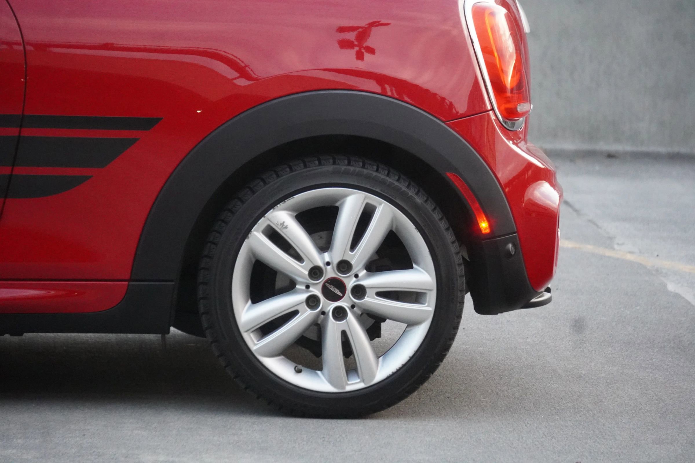 Used 2015 MINI Cooper 2-Door Hardtop image 24