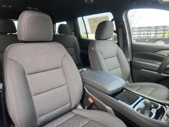 New 2027 Chevrolet Traverse LT w/ Midnight/Sport Edition FWD image 14