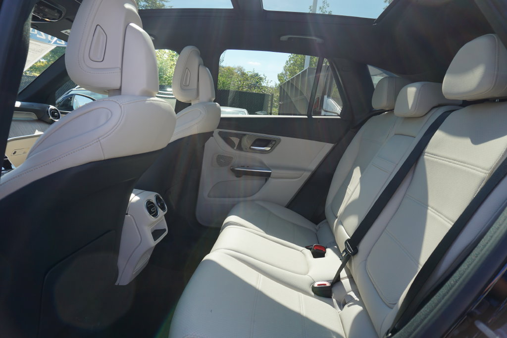 Certified 2024 Mercedes-Benz GLC 300 4MATIC image 23