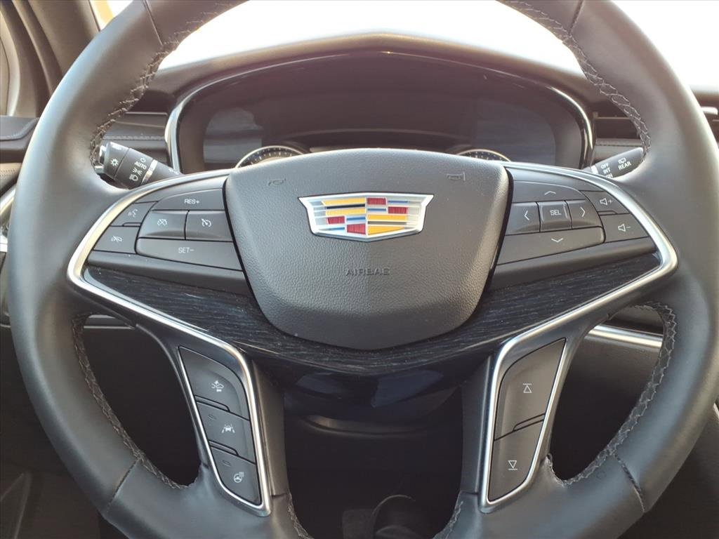 Used 2025 Cadillac XT5 Premium Luxury image 21