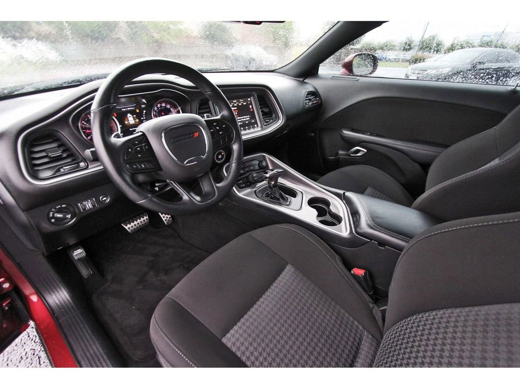 Used 2022 Dodge Challenger R/T Scat Pack w/ Driver Convenience Group RWD image 9