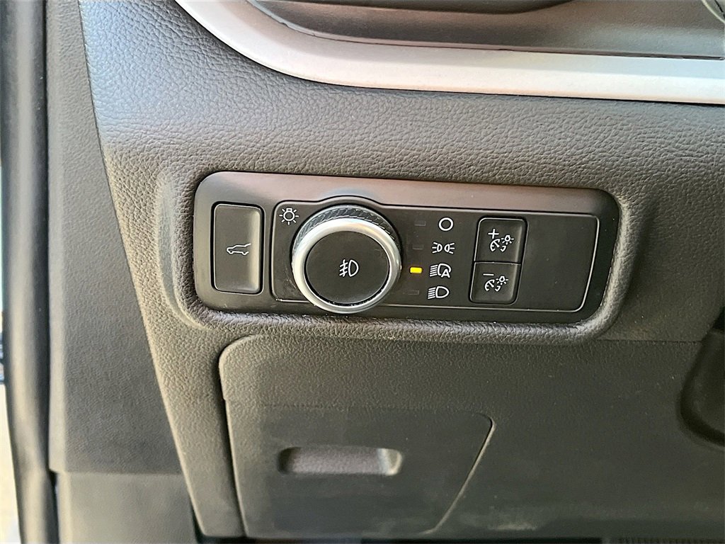 Used 2024 Ford Explorer XLT w/ Equipment Group 202A image 10