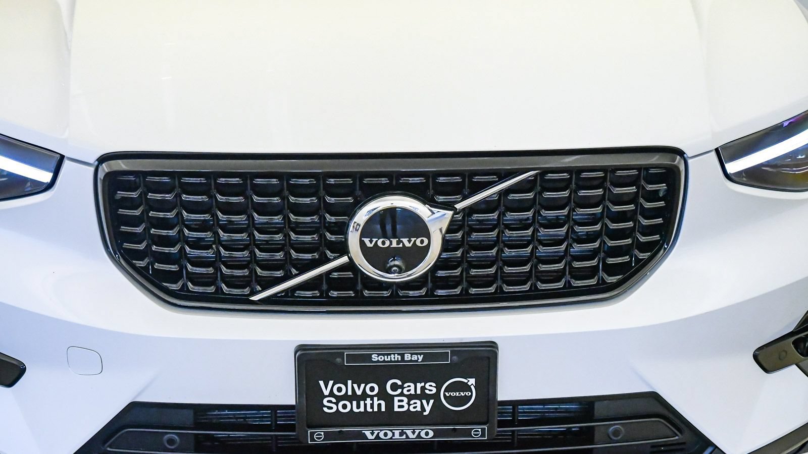 Certified 2026 Volvo XC40 B5 Ultra w/ Climate Package AWD/4WD image 8