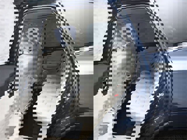 New 2025 Volvo XC60 B5 Core image 21