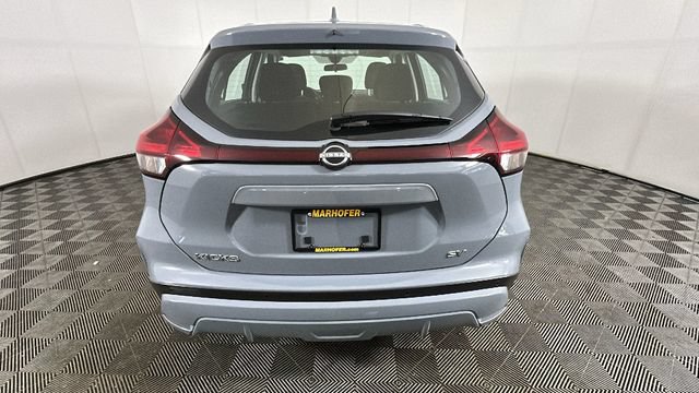 Used 2022 Nissan Kicks SV FWD image 3