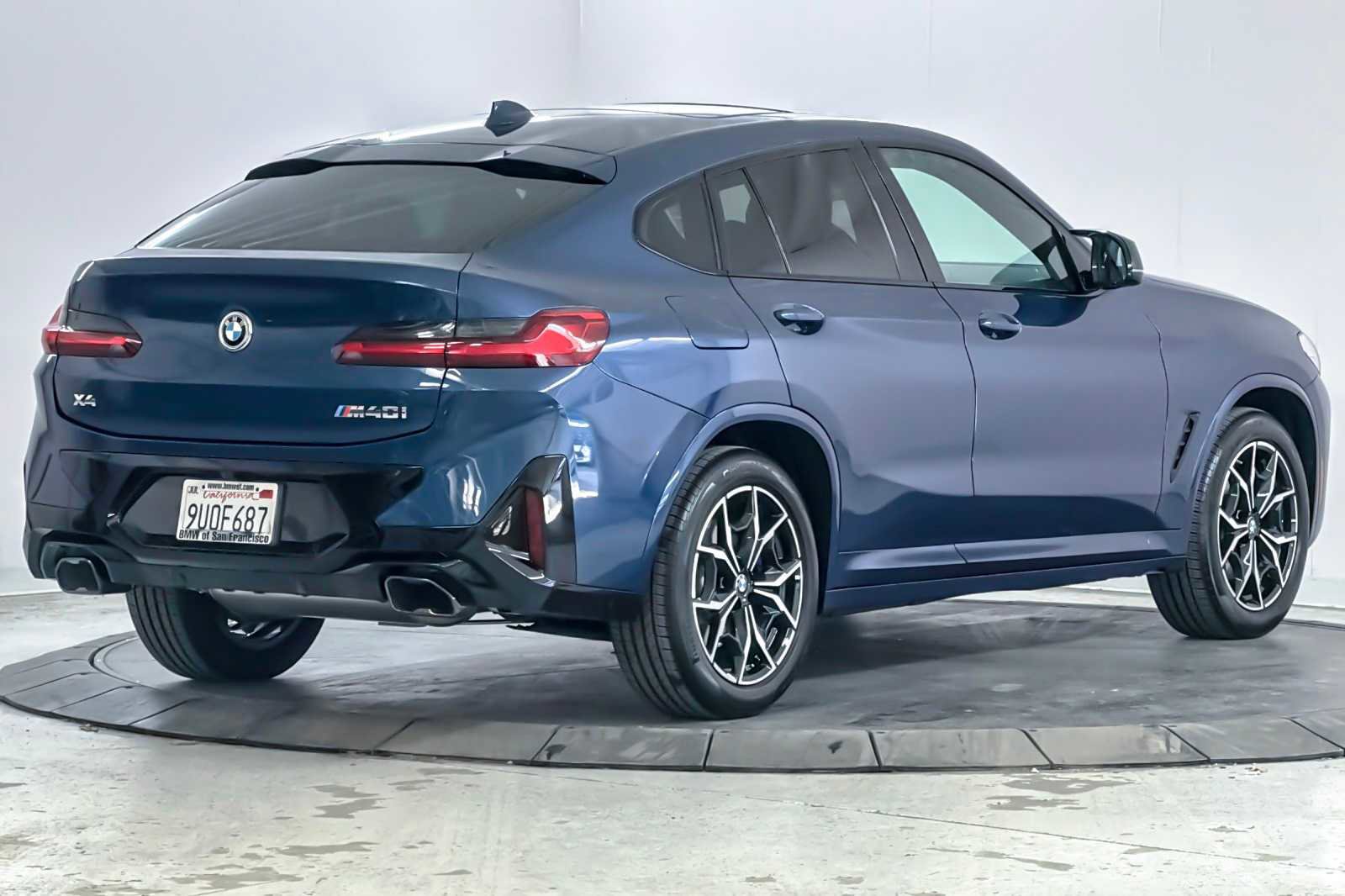 Used 2025 BMW X4 M40i image 2