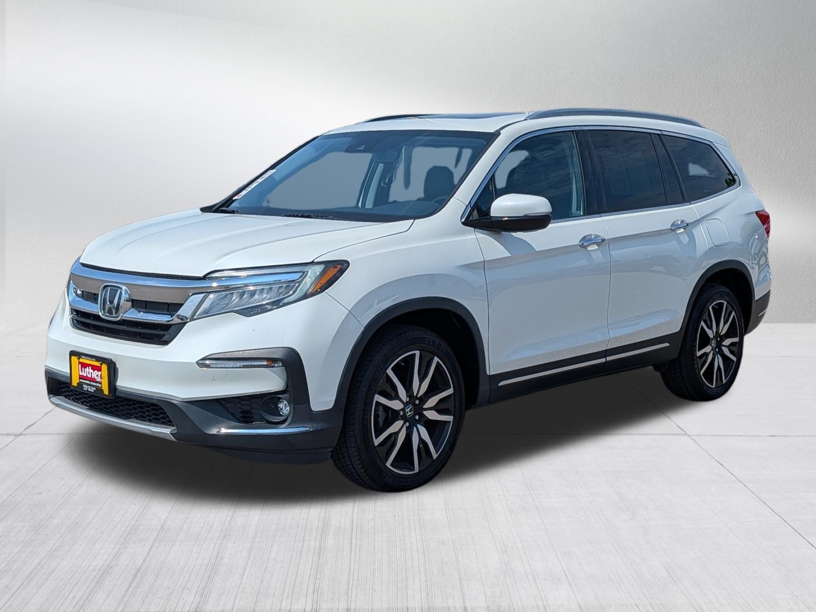 Used 2019 Honda Pilot Touring image 3