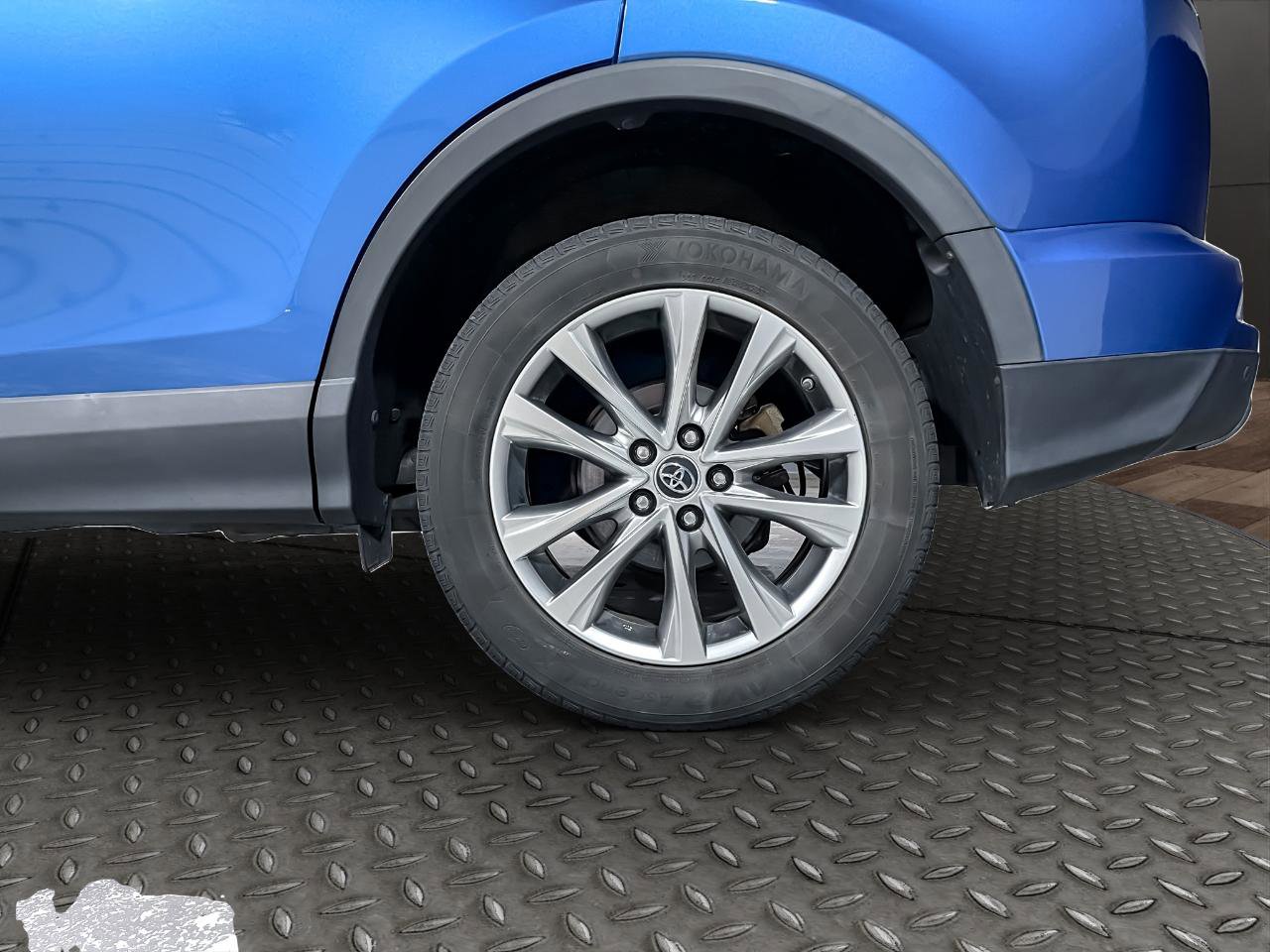 Used 2017 Toyota RAV4 Limited image 21