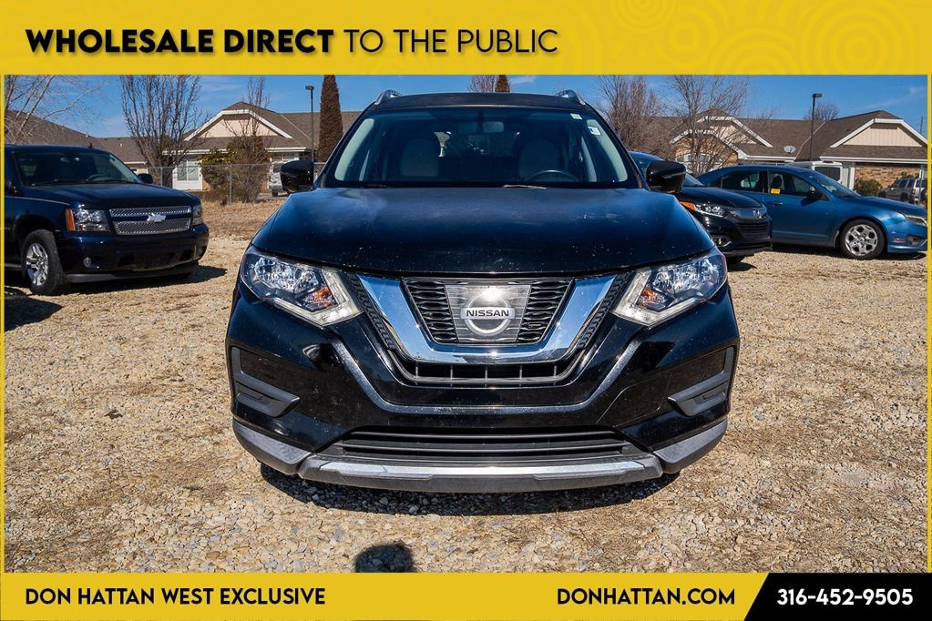 Used 2017 Nissan Rogue SV w/ SV Premium Package image 25
