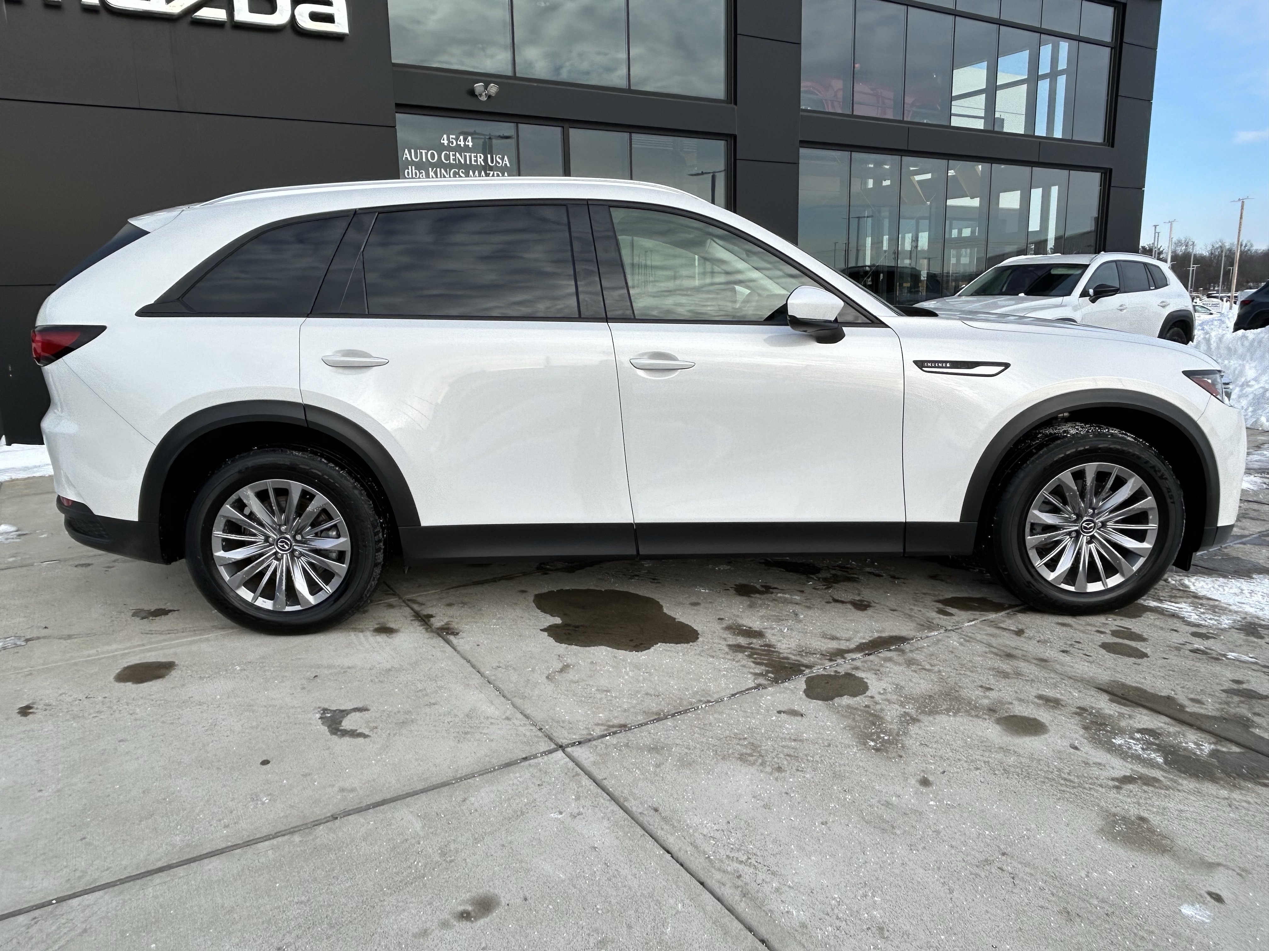 Certified 2025 MAZDA CX-90 3.3 Turbo w/ Preferred Package image 8