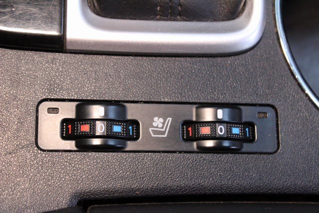 Used 2017 Toyota Highlander Limited image 28