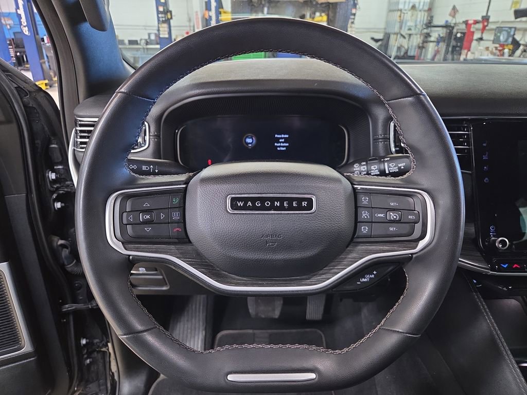 Used 2023 Jeep Wagoneer Series III w/ Preferred Equipment Group image 15