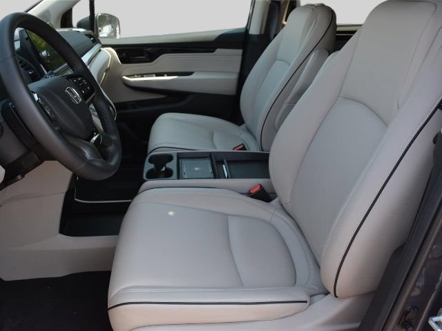 Certified 2026 Honda Odyssey Touring image 9