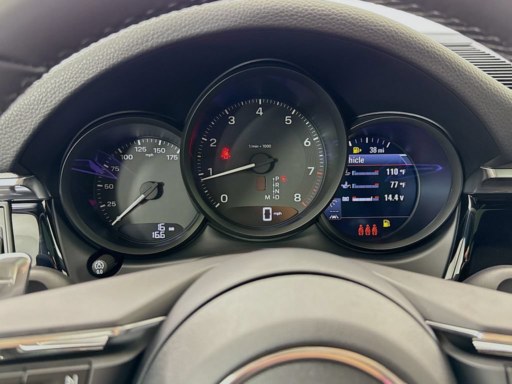 New 2026 Porsche Macan AWD/4WD image 18