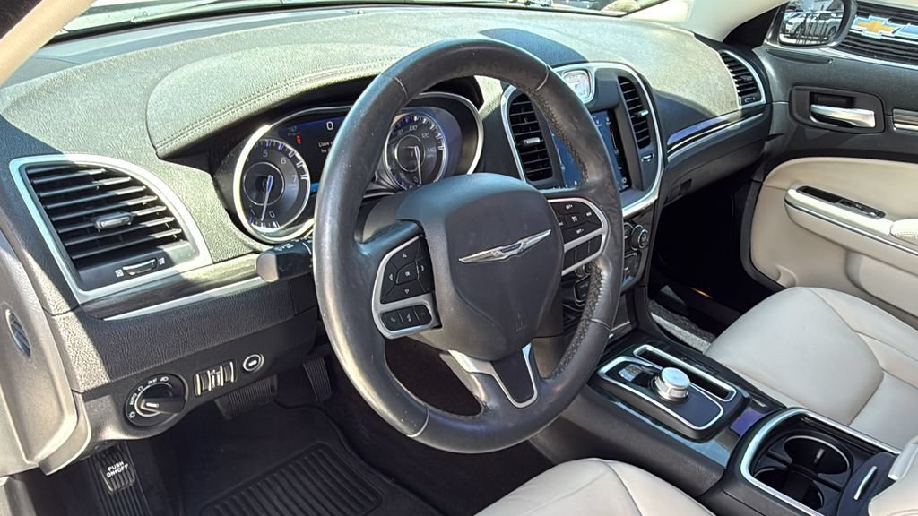 Used 2018 Chrysler 300 Touring L RWD image 24