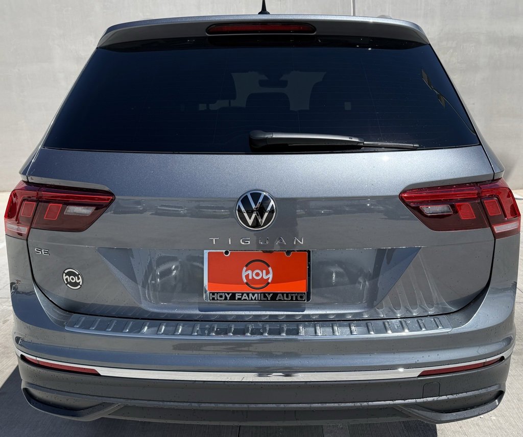 Certified 2024 Volkswagen Tiguan SE image 3