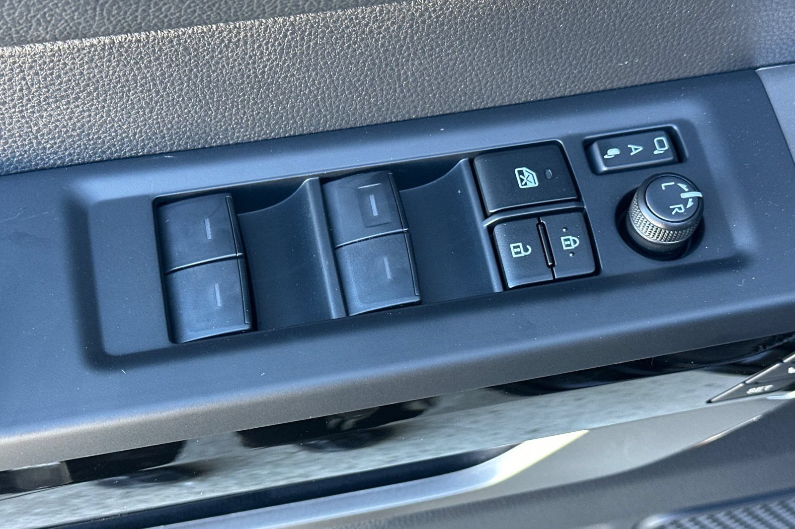 New 2026 Toyota Tundra Limited AWD/4WD image 12