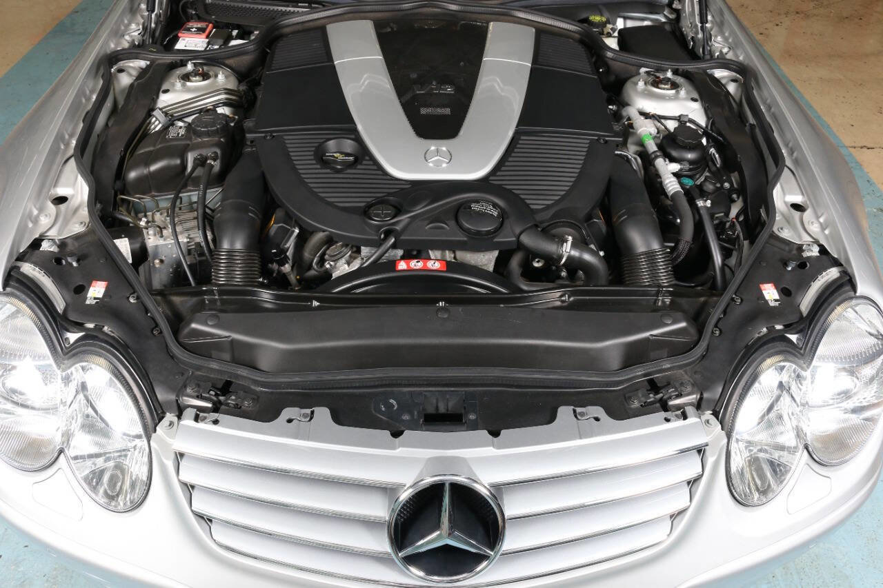Used 2005 Mercedes-Benz SL 600 image 4
