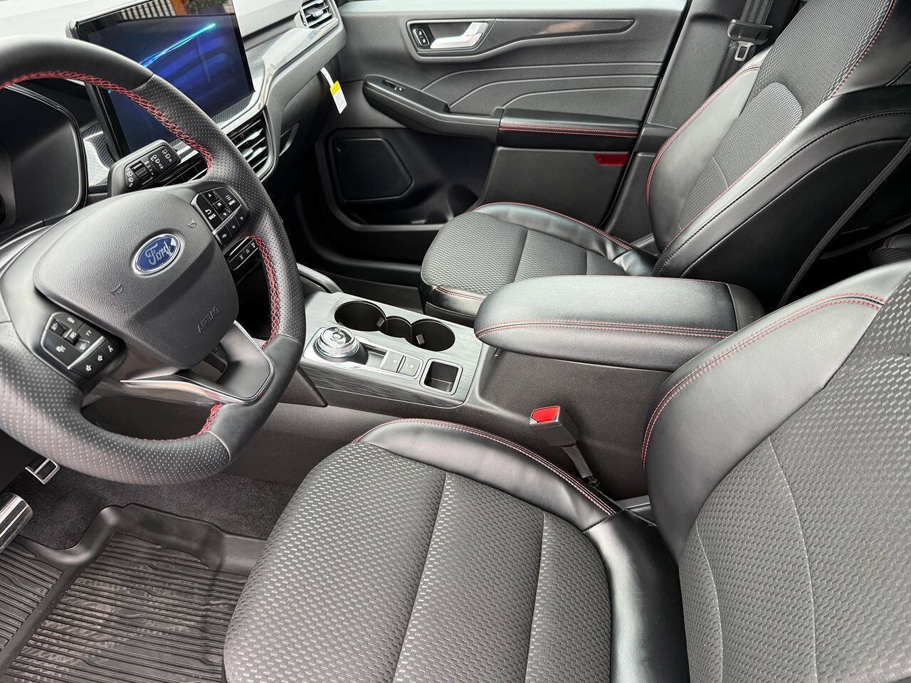 Used 2024 Ford Escape ST-Line w/ Tech Pack #1 AWD/4WD image 10