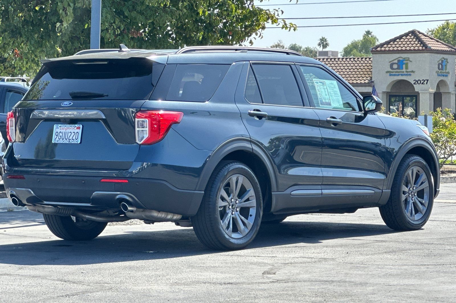 Used 2023 Ford Explorer XLT w/ Equipment Group 202A RWD image 4