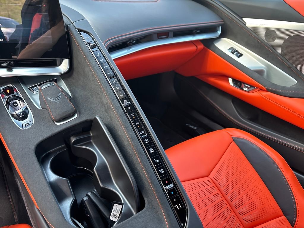 Used 2025 Chevrolet Corvette Stingray Premium Conv w/ Z51 Performance Package RWD image 16