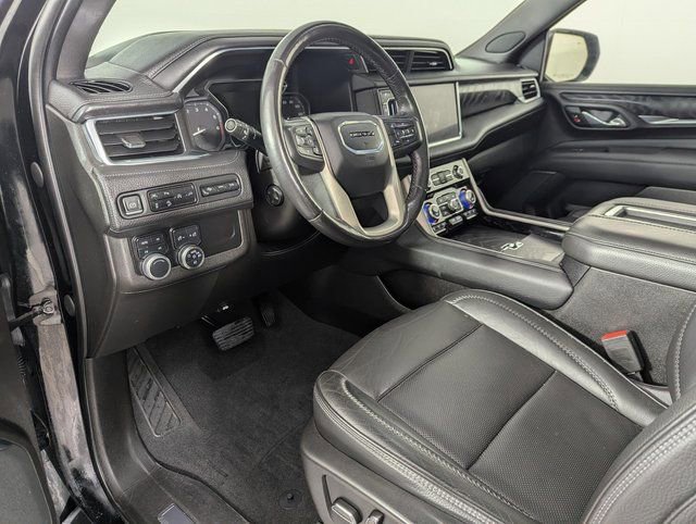Used 2021 GMC Yukon Denali w/ Denali Premium Package AWD/4WD image 11