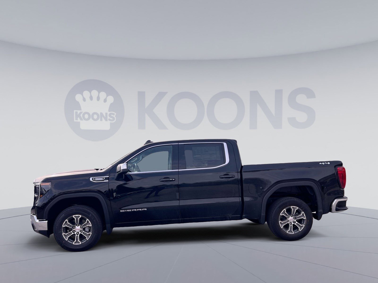 New 2026 GMC Sierra 1500 SLE image 2