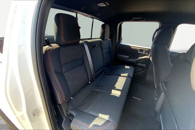 Used 2022 Nissan Frontier PRO-4X image 17