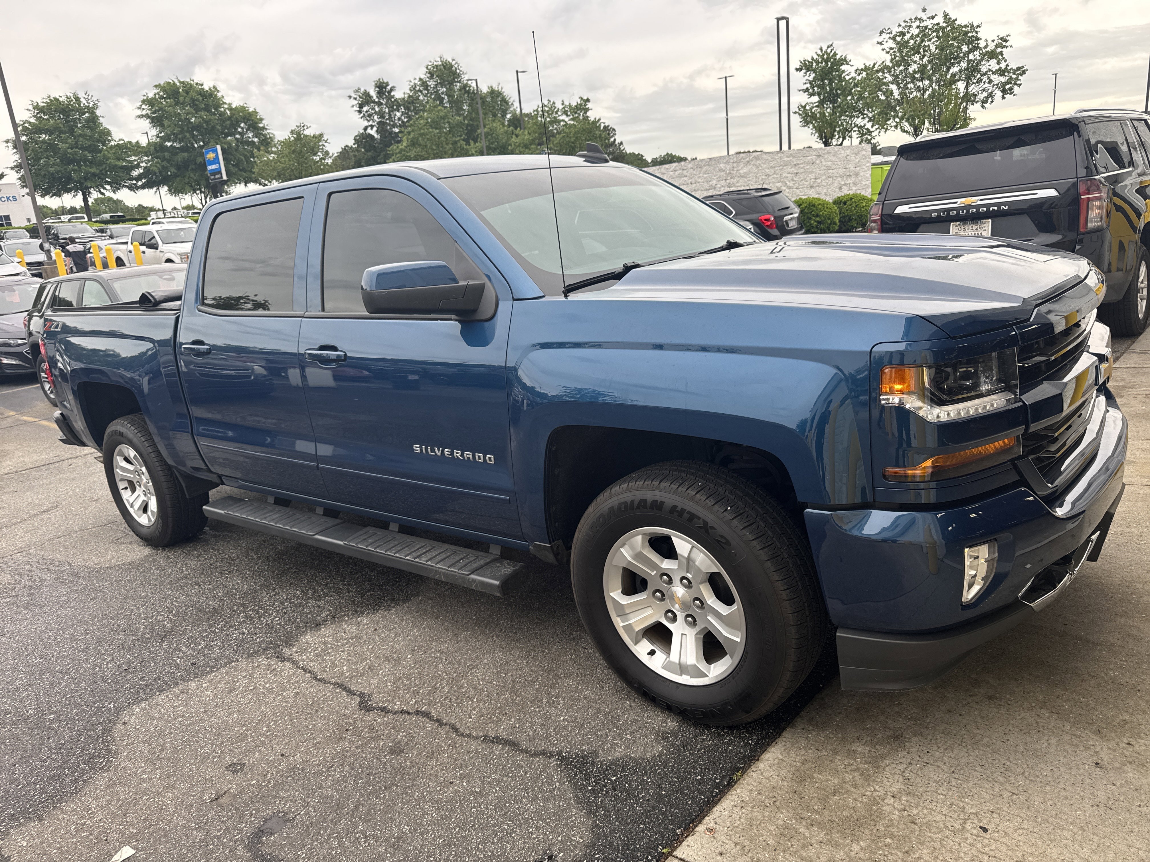 Used 2018 Chevrolet Silverado 1500 LT w/ All Star Edition AWD/4WD image 2
