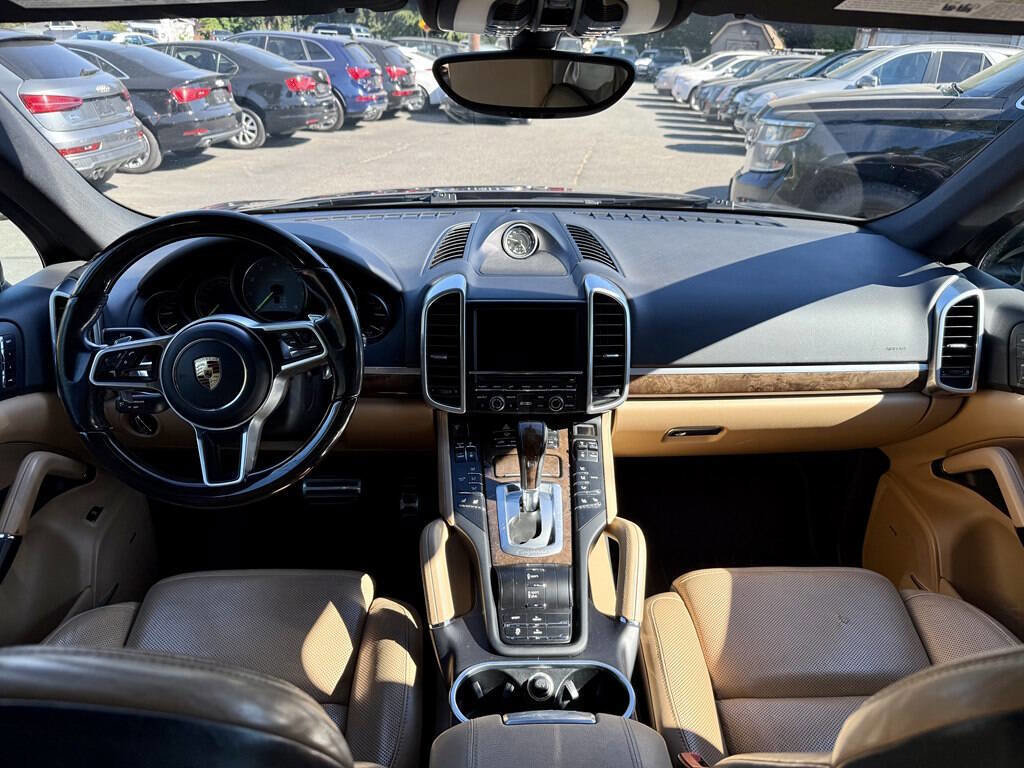 Used 2016 Porsche Cayenne S AWD/4WD image 16