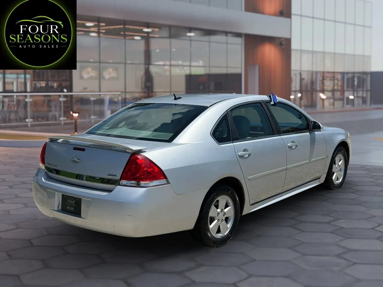 Used 2010 Chevrolet Impala LT FWD image 3