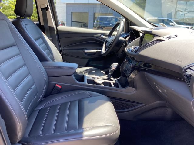 Used 2019 Ford Escape Titanium AWD/4WD image 28