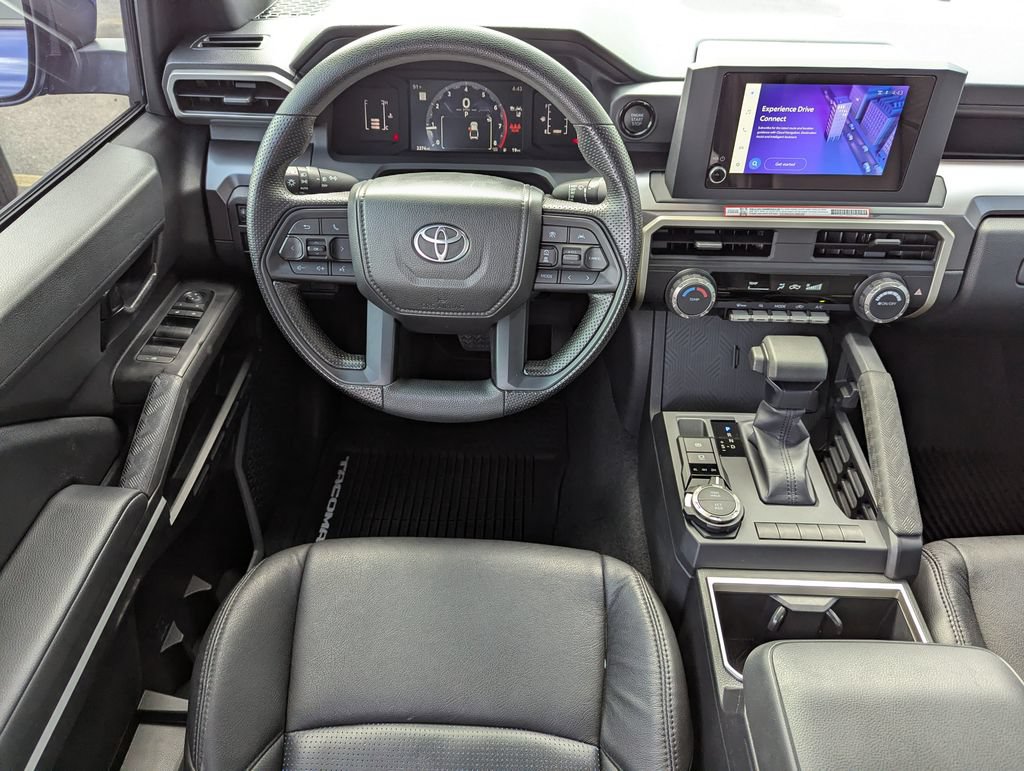 Used 2025 Toyota Tacoma SR5 AWD/4WD image 17