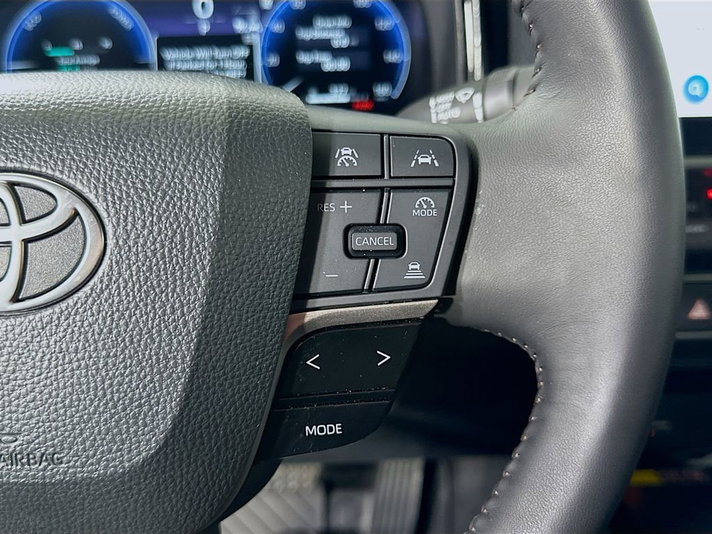 Used 2025 Toyota Camry XLE w/ Premium Package image 24