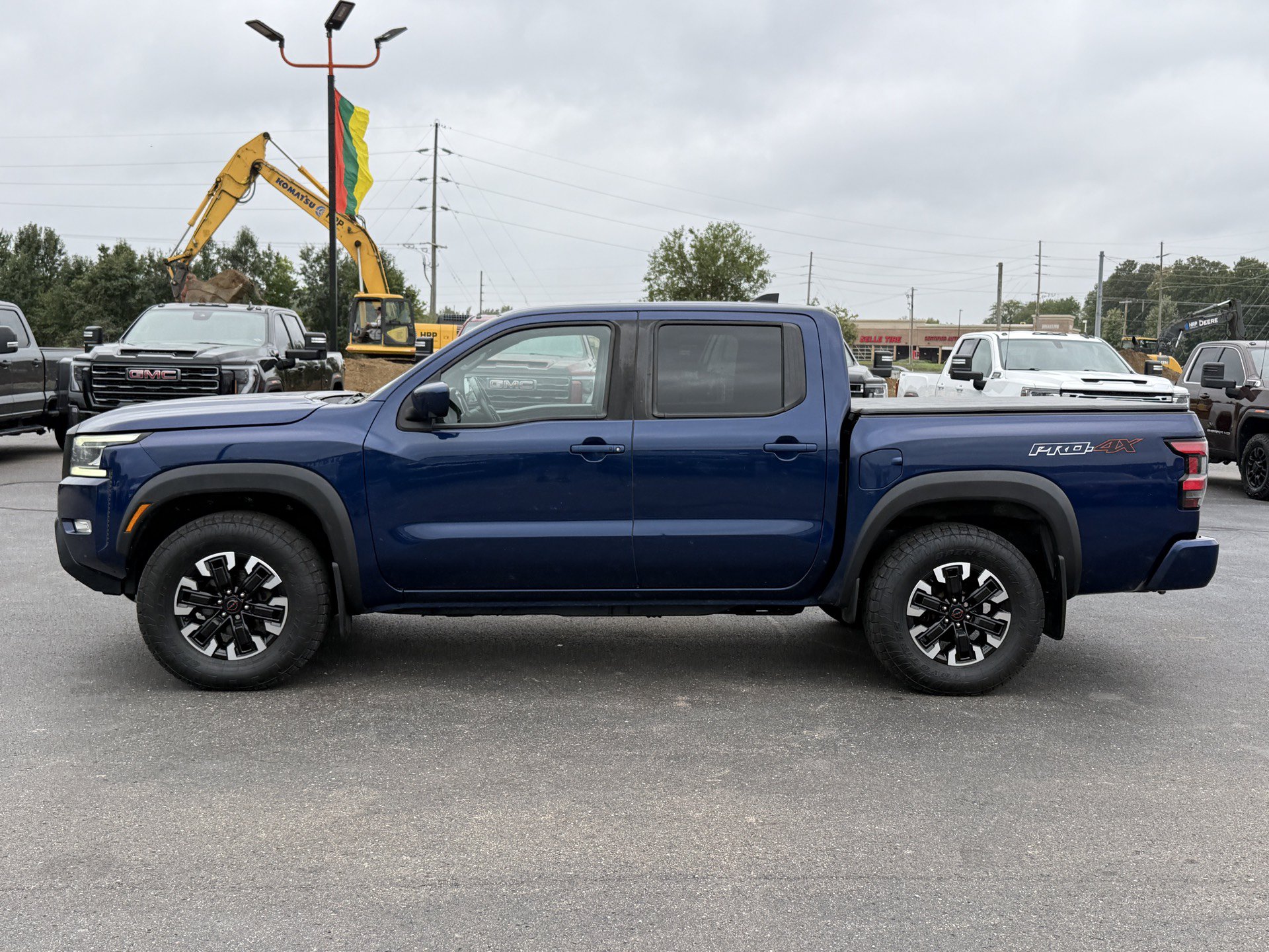 Used 2022 Nissan Frontier S AWD/4WD image 5