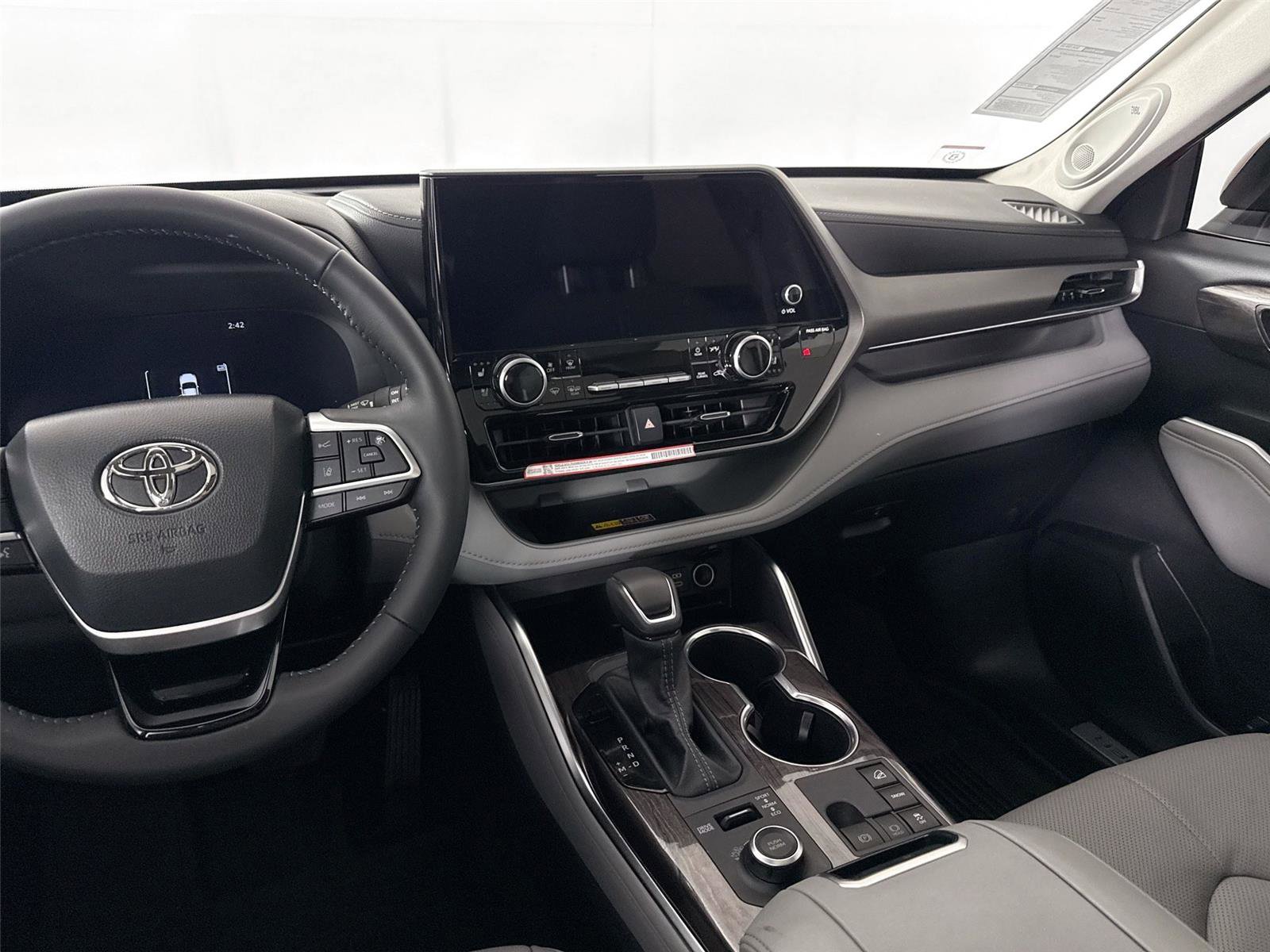 Certified 2026 Toyota Highlander Limited AWD/4WD image 36