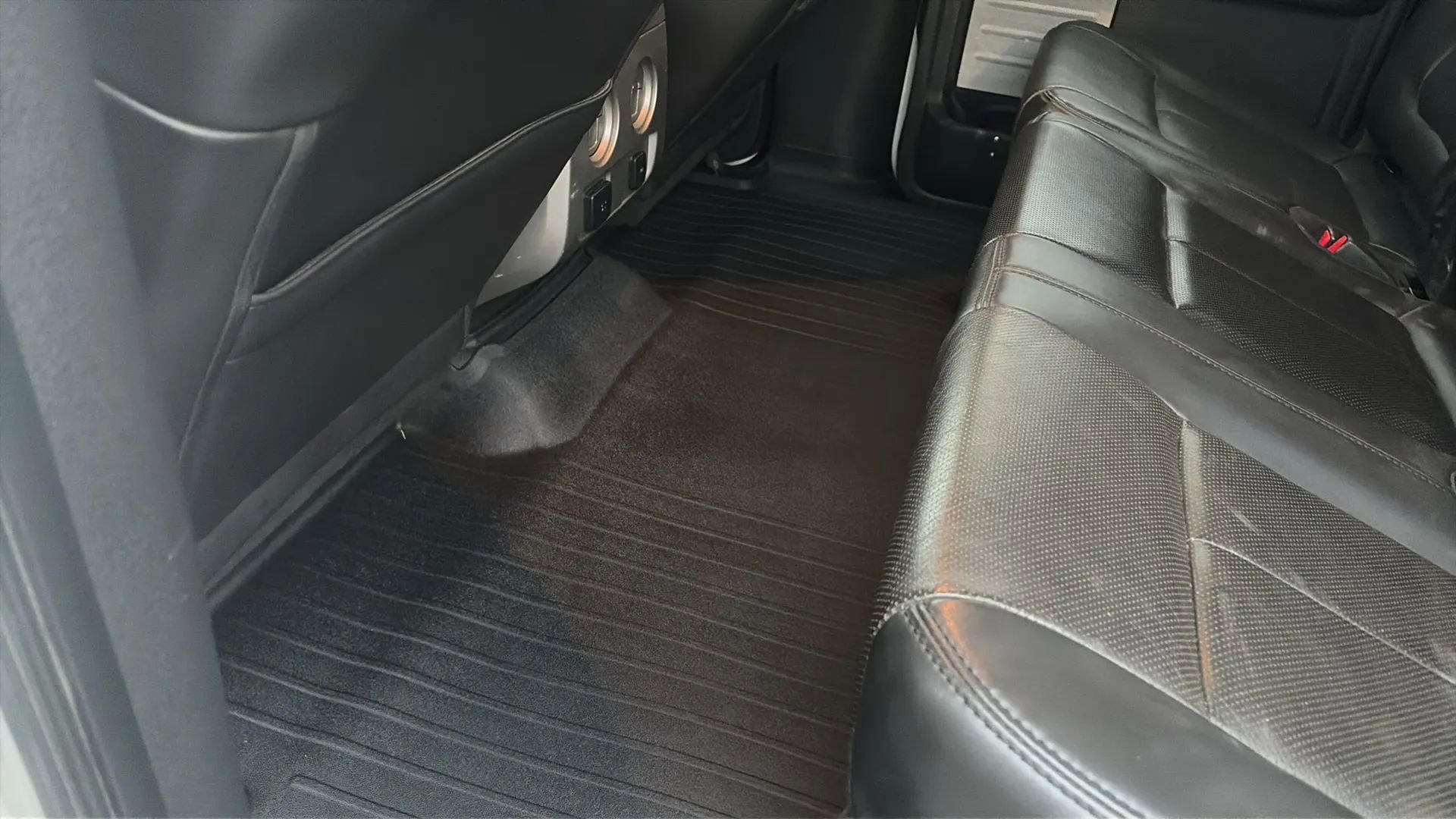 Used 2011 Ford F150 Raptor w/ Raptor Luxury Pkg image 42