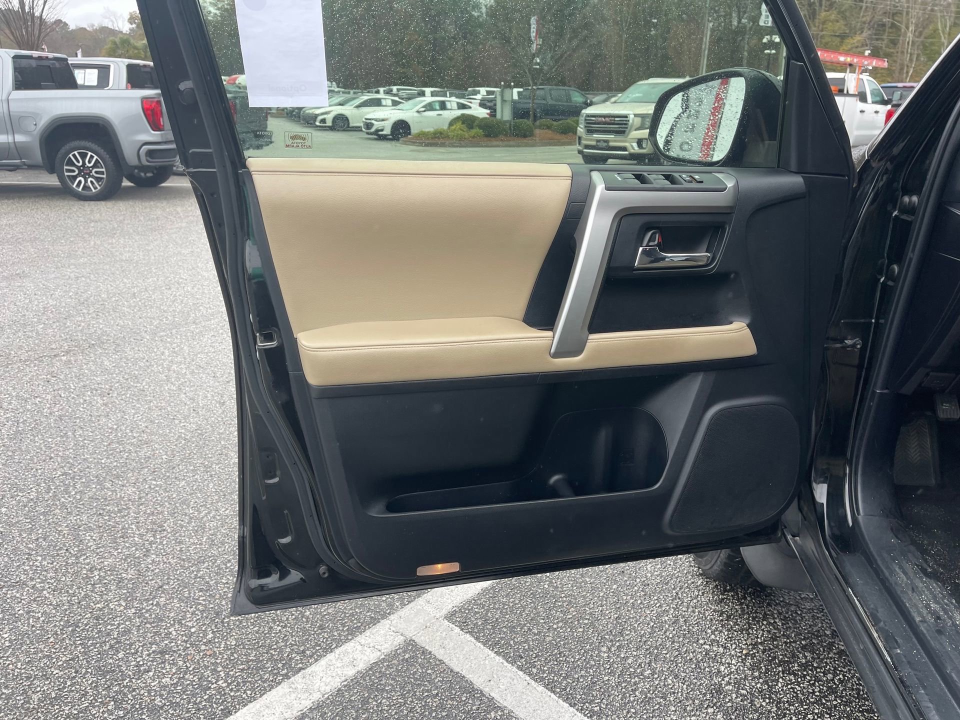 Used 2014 Toyota 4Runner SR5 image 13