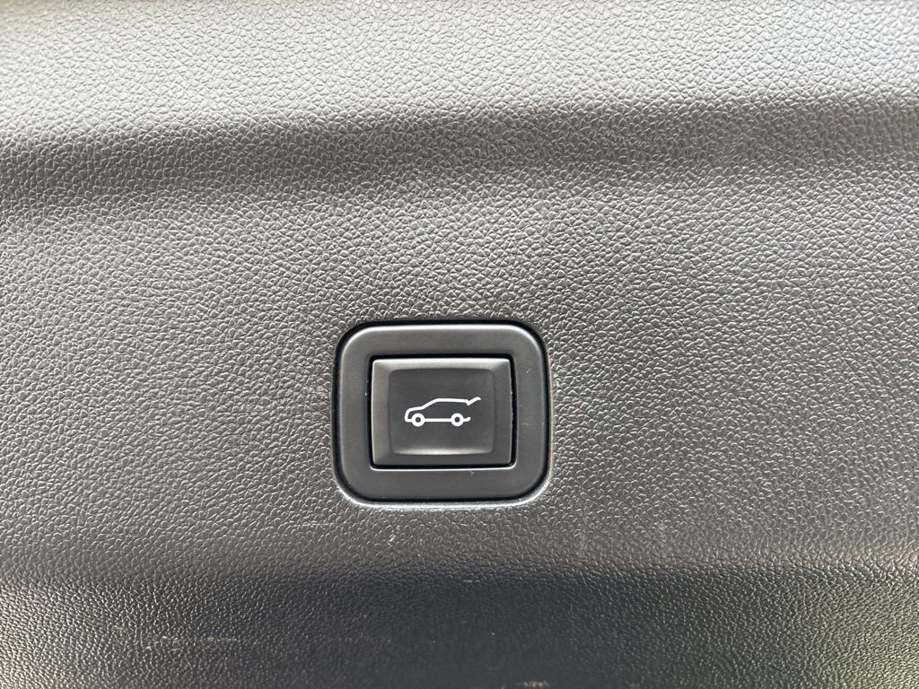 Certified 2023 GMC Yukon XL Denali image 37