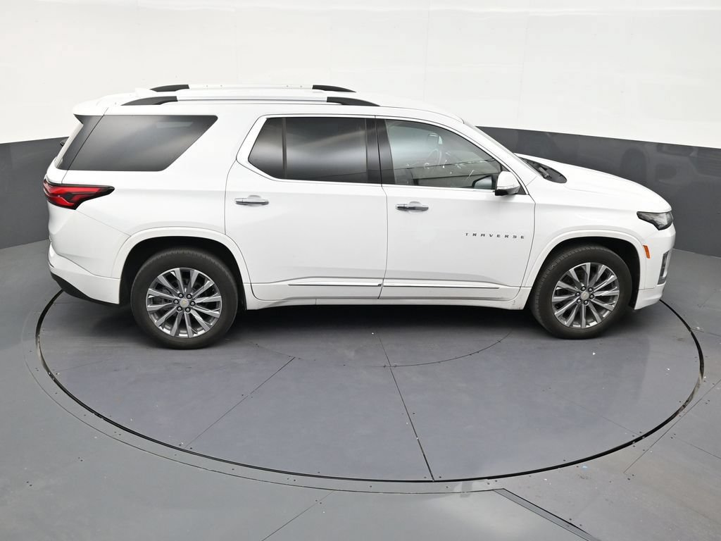 Used 2023 Chevrolet Traverse Premier FWD image 16