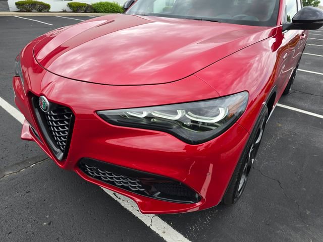 Used 2024 Alfa Romeo Stelvio Veloce AWD/4WD image 13