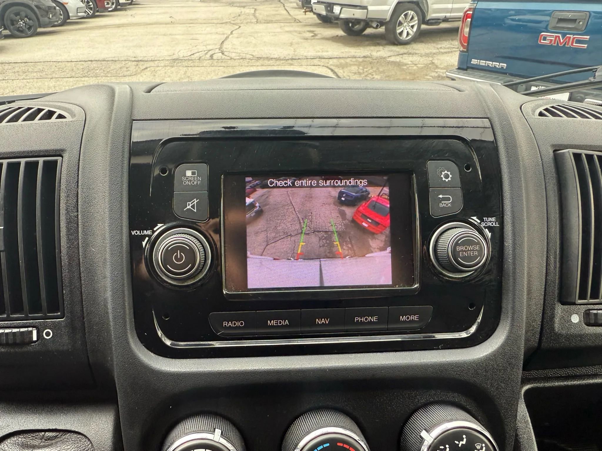 Used 2020 RAM ProMaster 2500 w/ Premium Appearance Group image 14