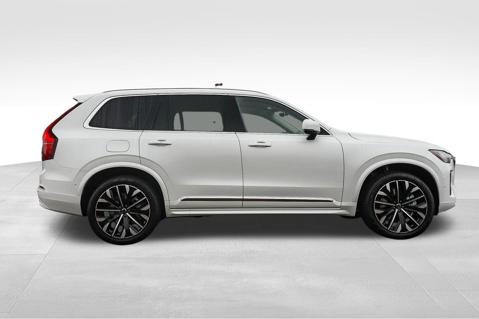 New 2026 Volvo XC90 T8 Ultra w/ Protection Package Premier AWD/4WD image 4