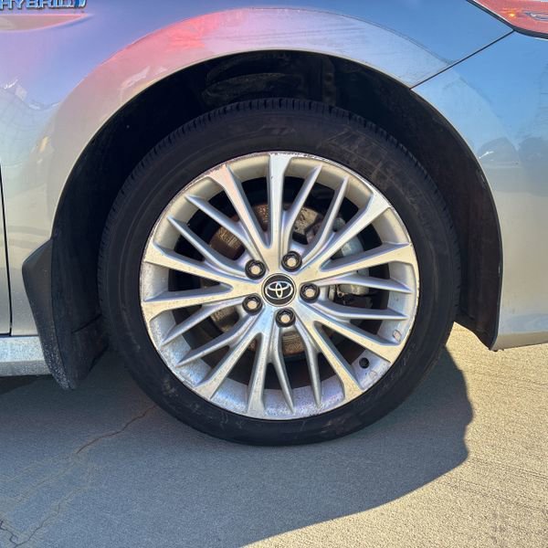 Used 2020 Toyota Camry XLE image 11