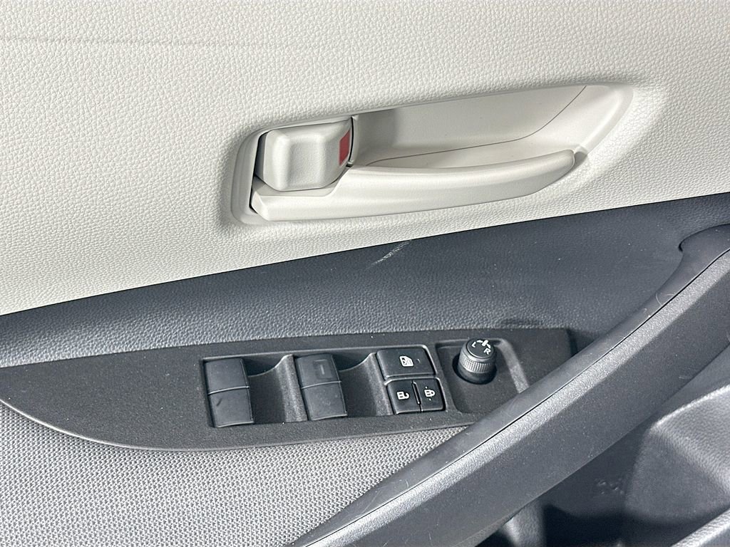 Certified 2025 Toyota Corolla LE FWD image 17