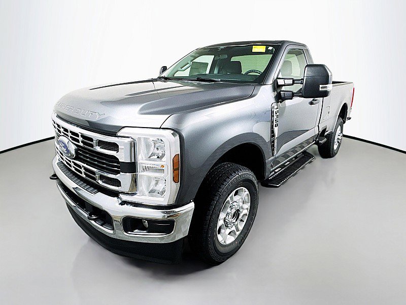 New 2026 Ford F350 XLT image 3
