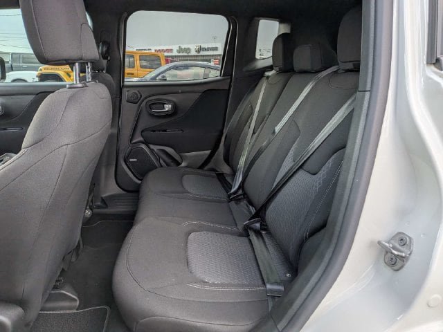 Used 2021 Jeep Renegade Latitude w/ Sun & Sound Group FWD image 14