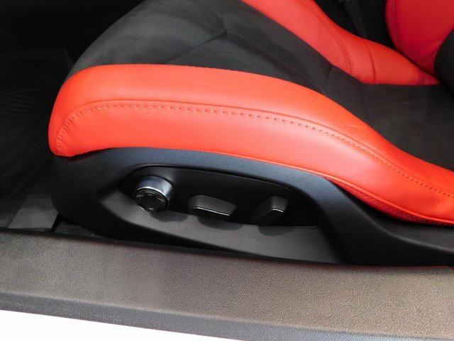 Used 2025 Chevrolet Corvette Stingray Preferred Cpe w/ Battery Protection Package image 13