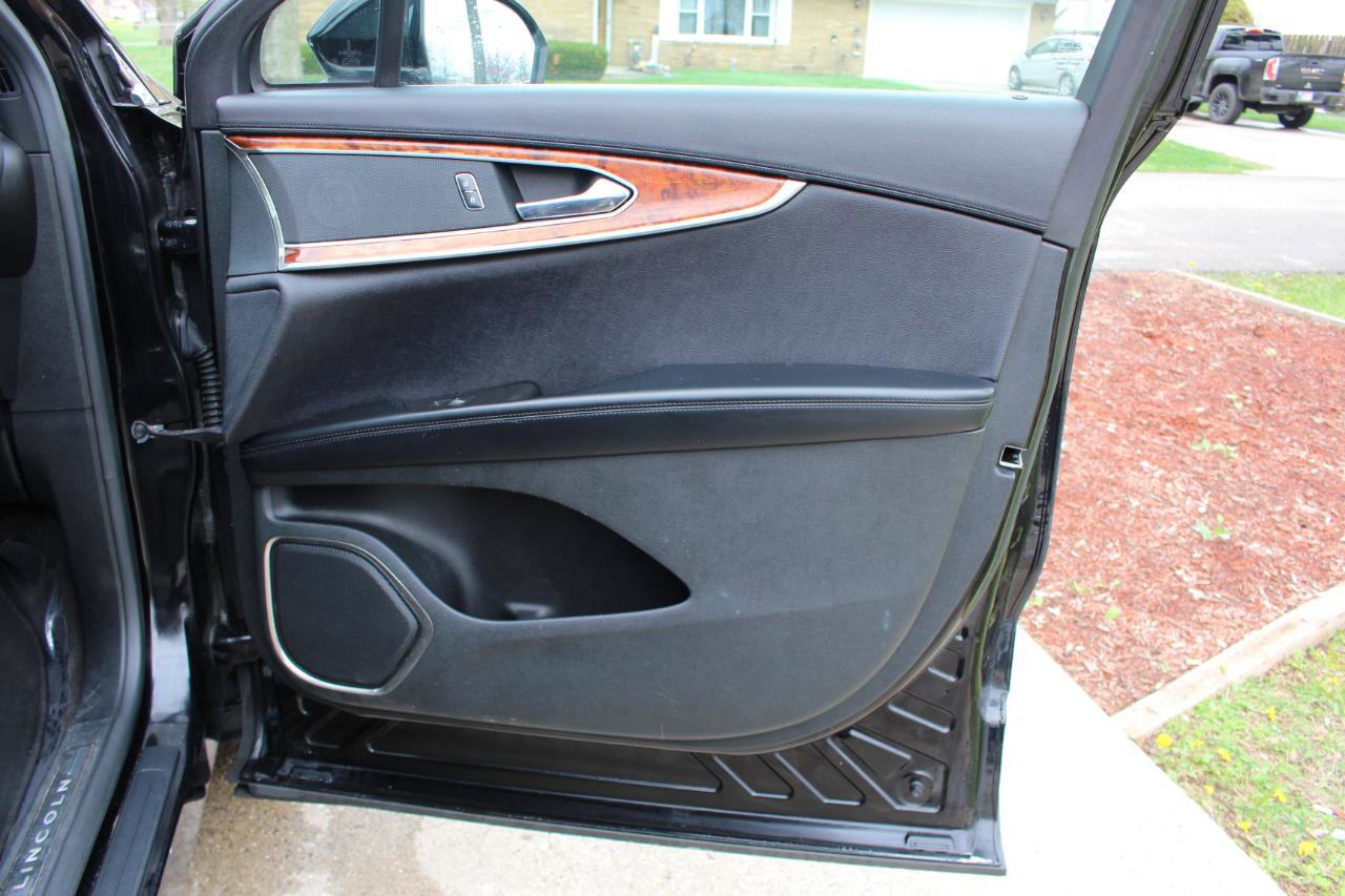 Used 2016 Lincoln MKX Reserve w/ Climate Package image 39