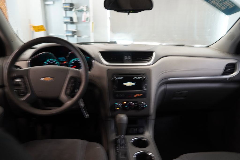 Used 2017 Chevrolet Traverse LS FWD image 8